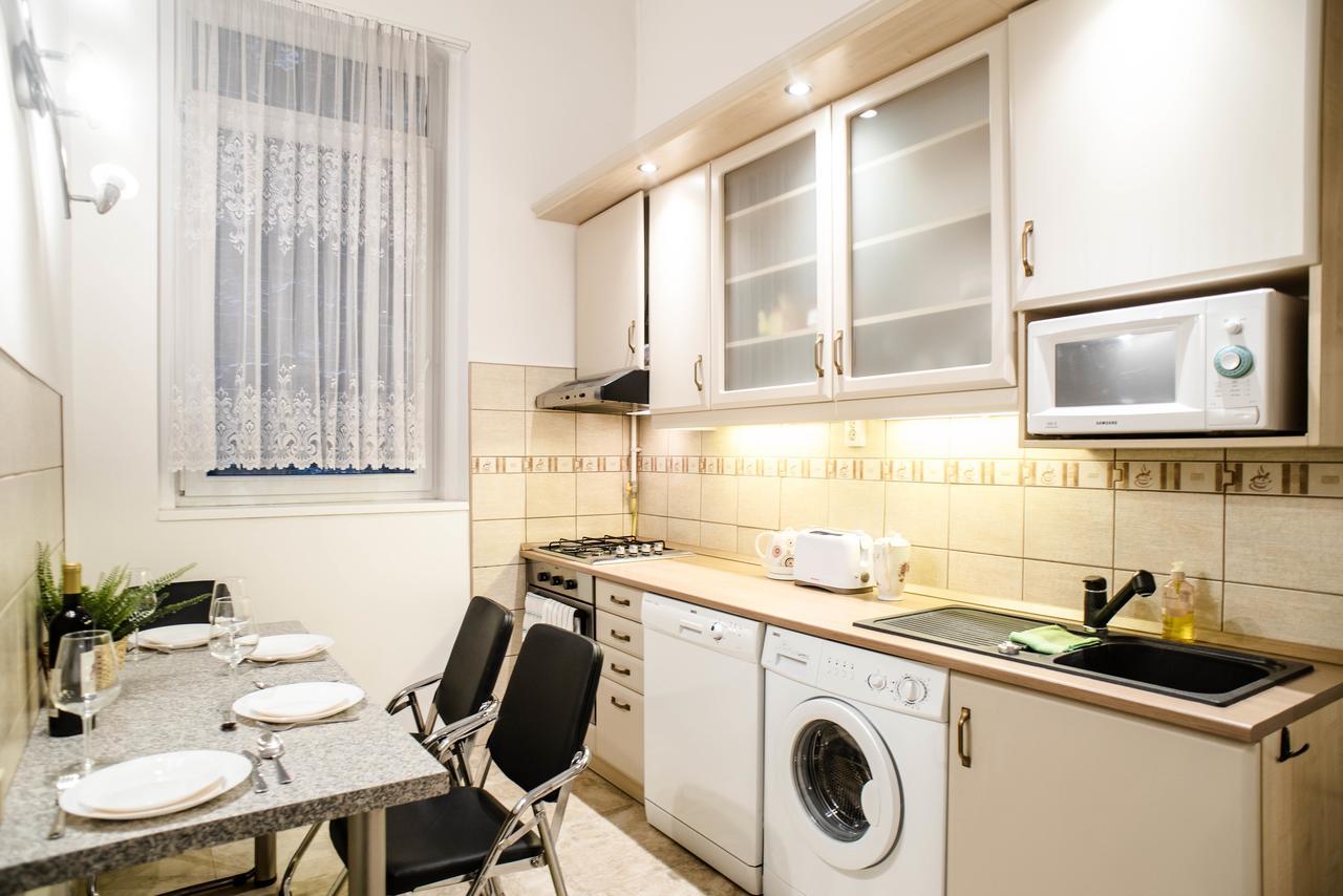 Garden Trees Apartment 부다페스트 외부 사진