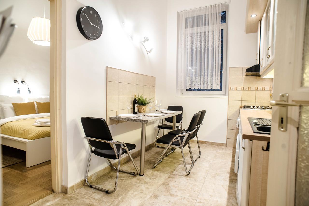 Garden Trees Apartment 부다페스트 외부 사진