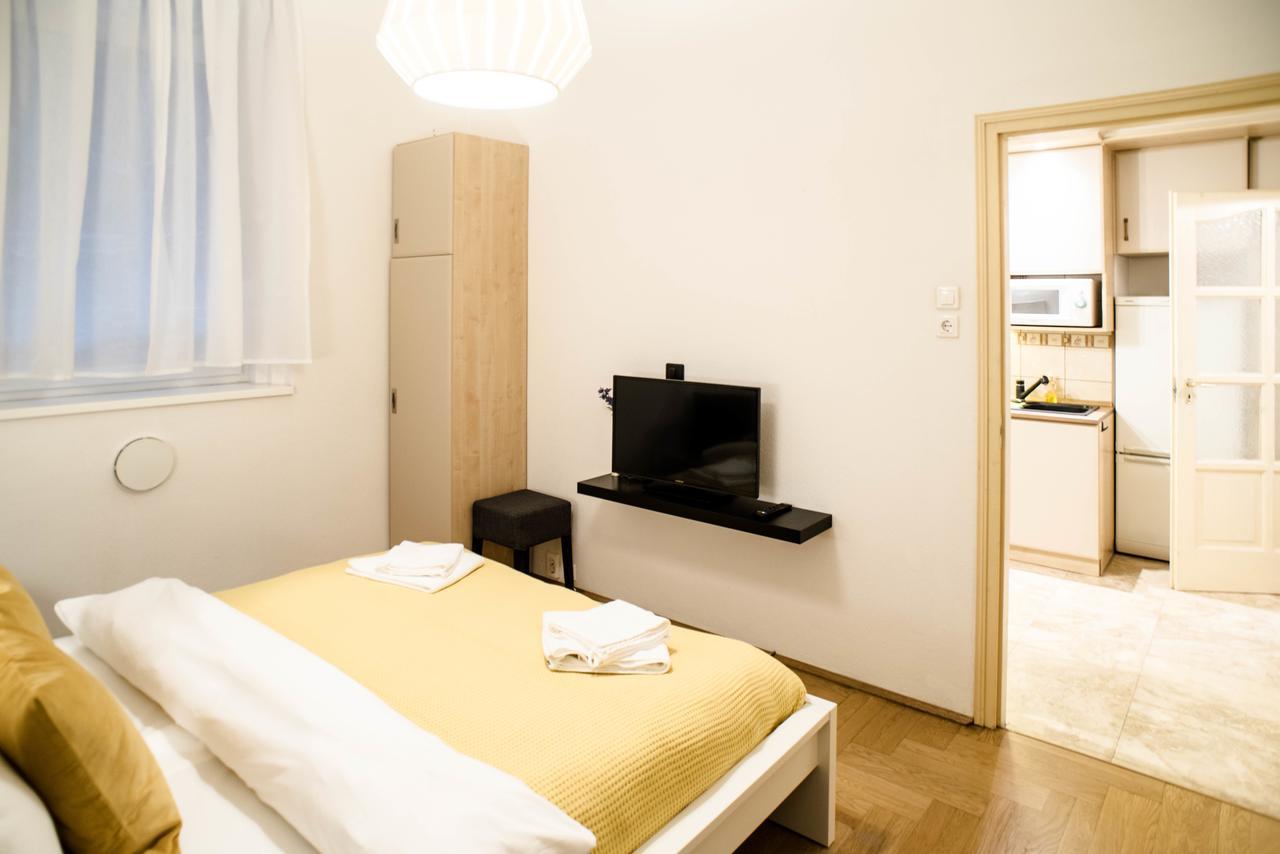 Garden Trees Apartment 부다페스트 외부 사진